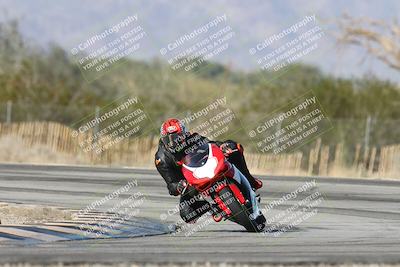 media/Dec-01-2025-Moto Forza (Mon) [[2daa91e15f]]/2-Intermediate Group/Session 3 (Turn 3)/